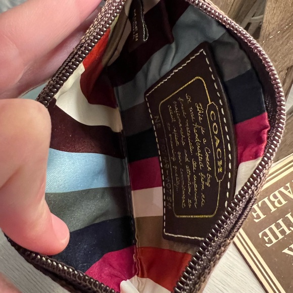 Coach two tone wristlet, brown signature and copper band with gold hardware - Picture 6 of 7